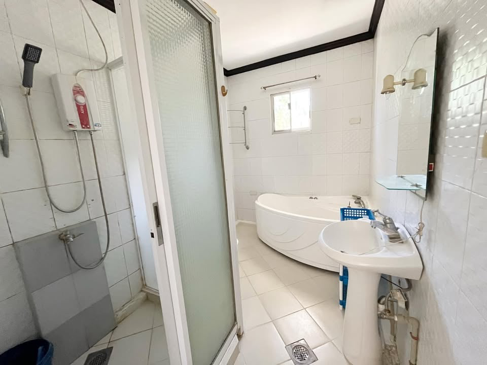 FOR RENT: 3-Bedroom Bungalow House in Xavier Estates - Thumbnail 5