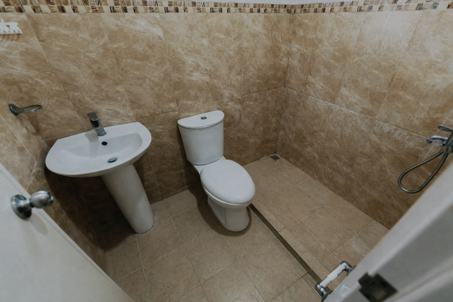 FOR RENT: 4-Bedroom Home in Ventura Xavier Estates - Thumbnail 3