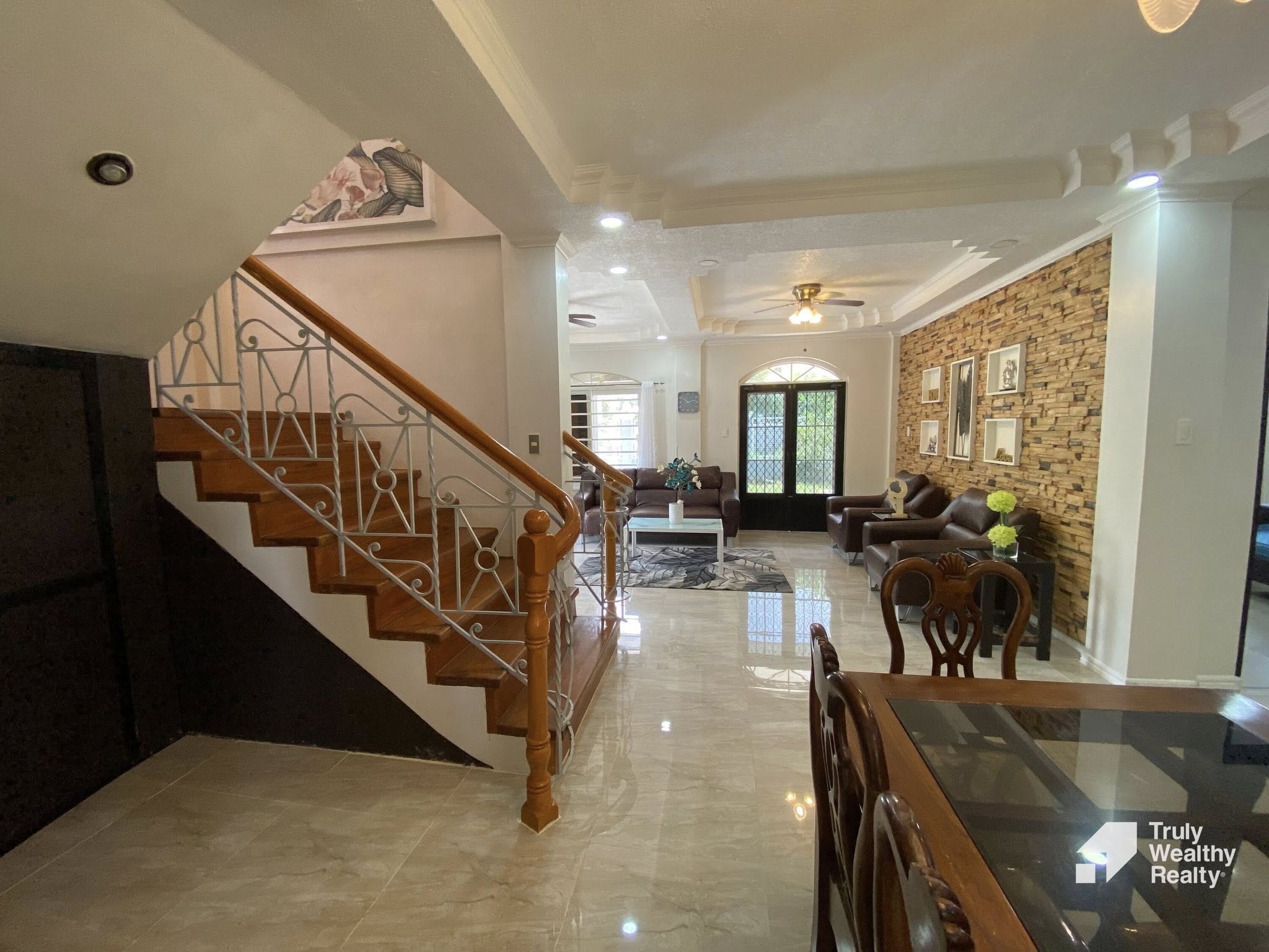 FOR RENT/SALE: Hillsborough 5 Bedroom House and Lot - Thumbnail 2