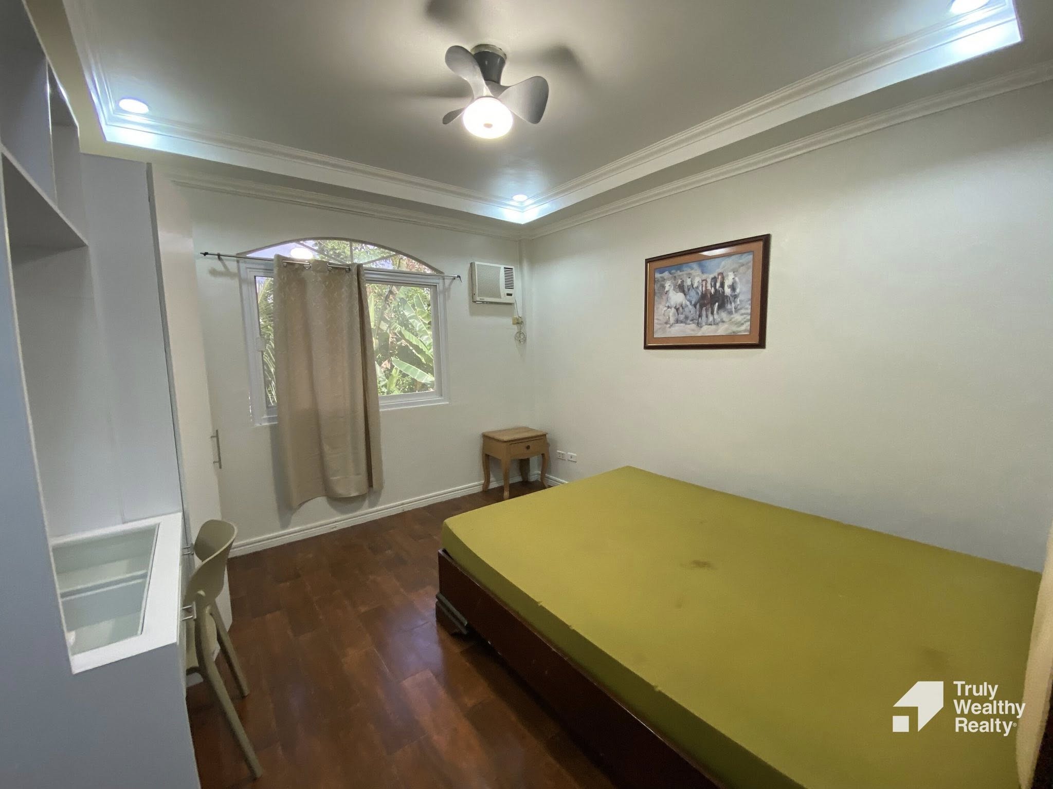 FOR RENT/SALE: Hillsborough 5 Bedroom House and Lot - Thumbnail 9