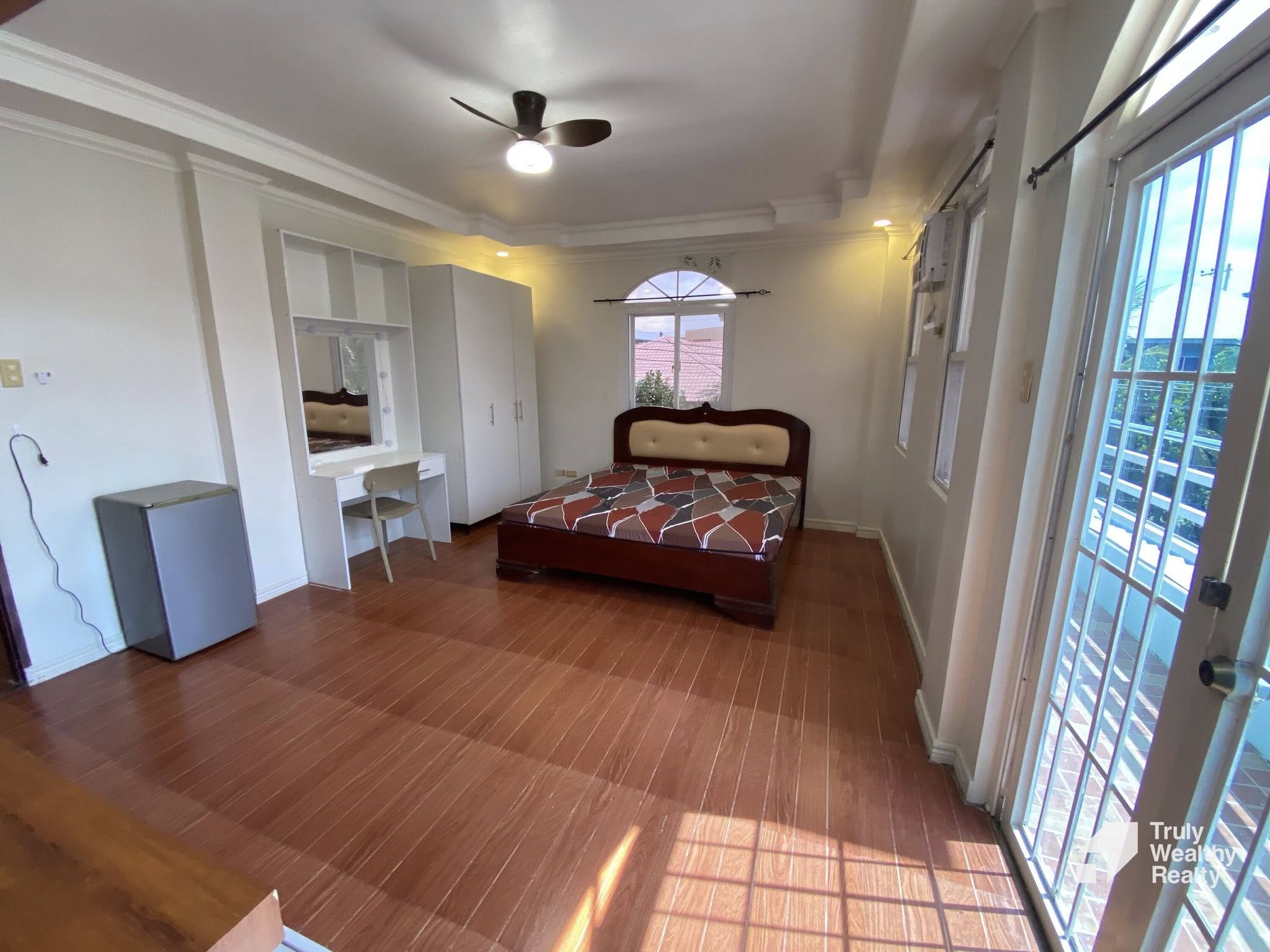 FOR RENT/SALE: Hillsborough 5 Bedroom House and Lot - Thumbnail 14