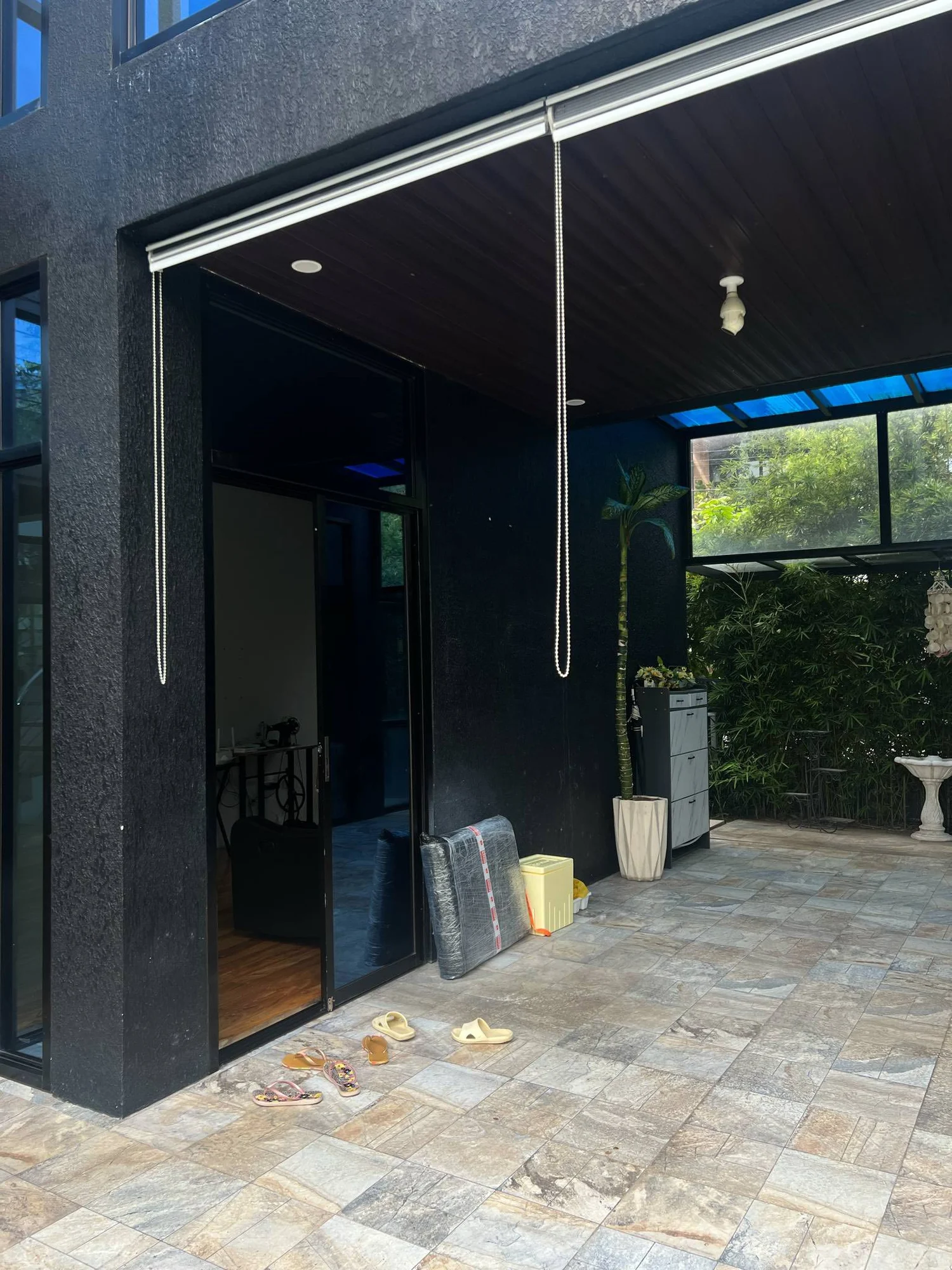 Modern Corner-Through House and Lot in Xavier Estates - Thumbnail 2