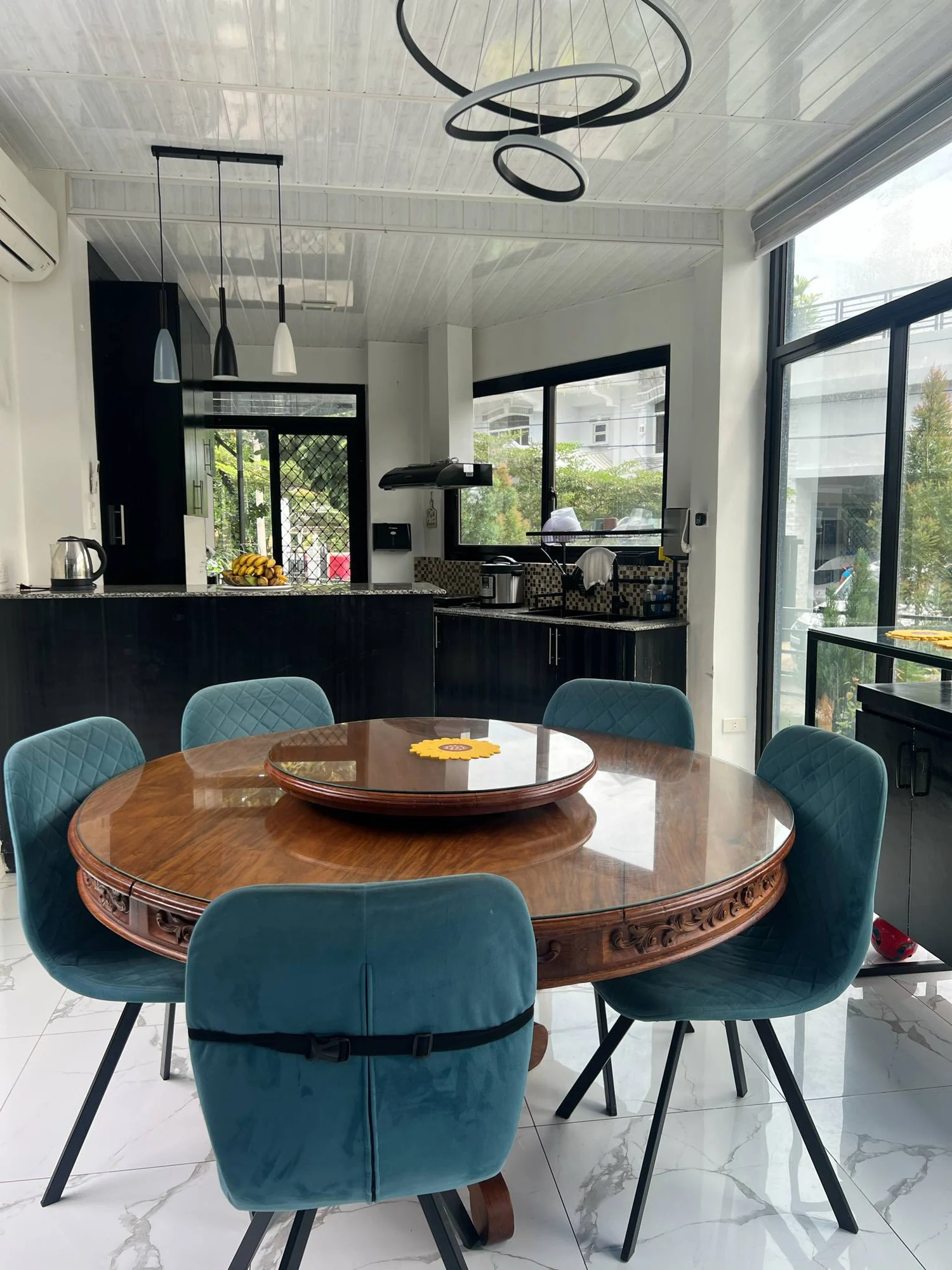 Modern Corner-Through House and Lot in Xavier Estates - Thumbnail 3