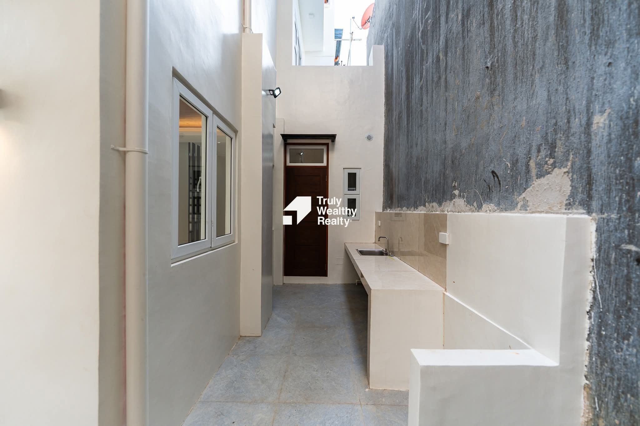 Vista Verde 4 Bedroom House - Thumbnail 4